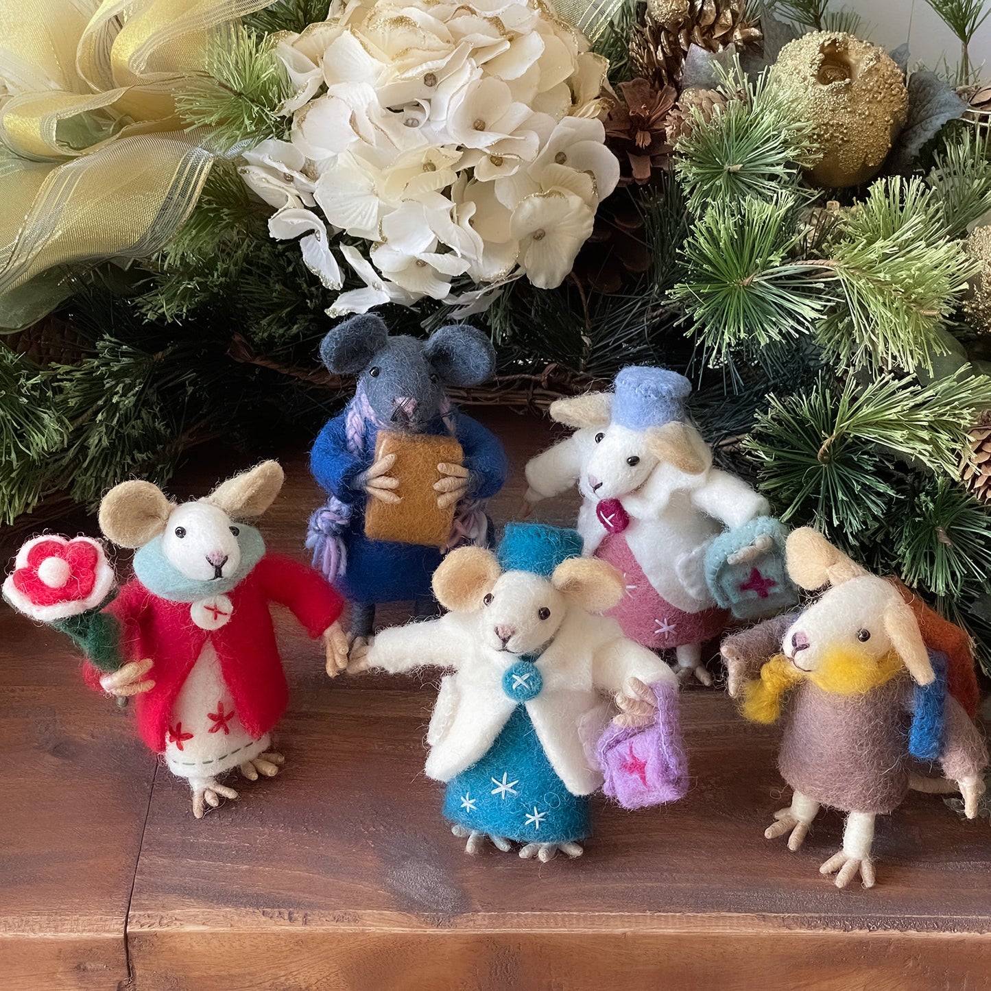 Familia de ratones coleccionables viles hechos a mano, juego de cinco