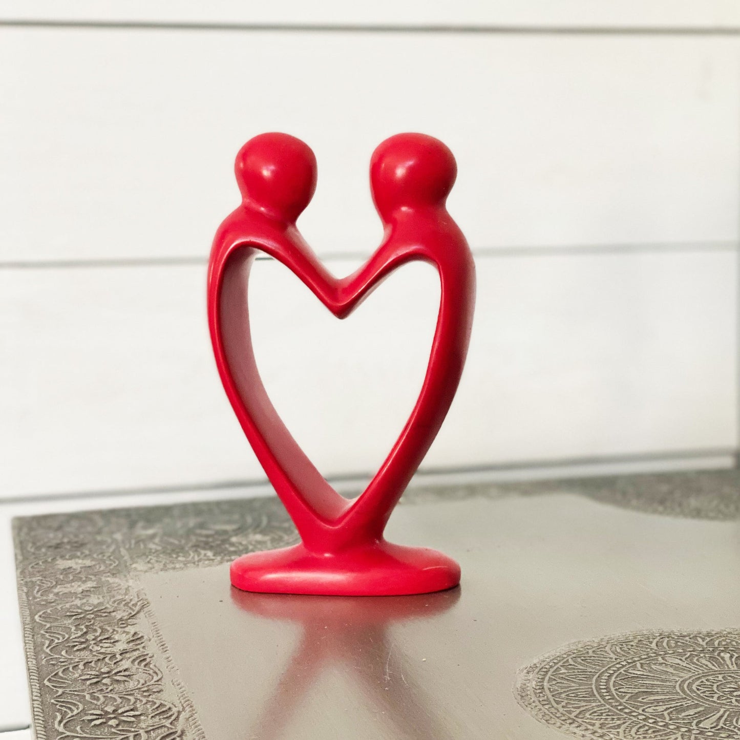 Escultura artesanal del corazón del amante de esteatita en rojo - Smolart