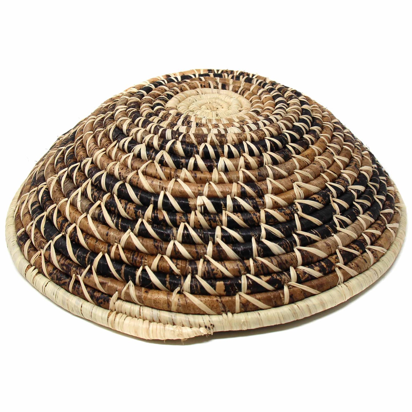 Cesta tejida de sisal, espirales de tallos de trigo en color natural