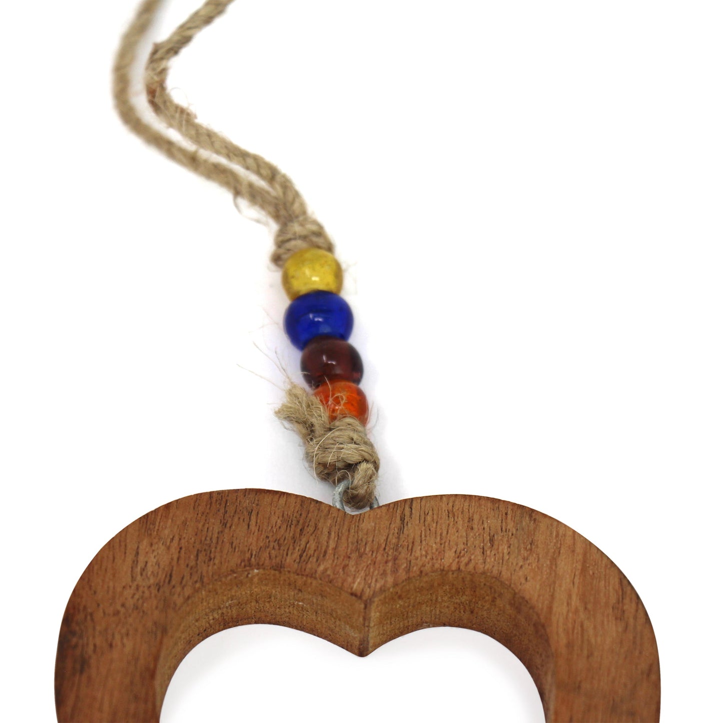 Campana de corazón de madera hecha a mano con campana de hierro