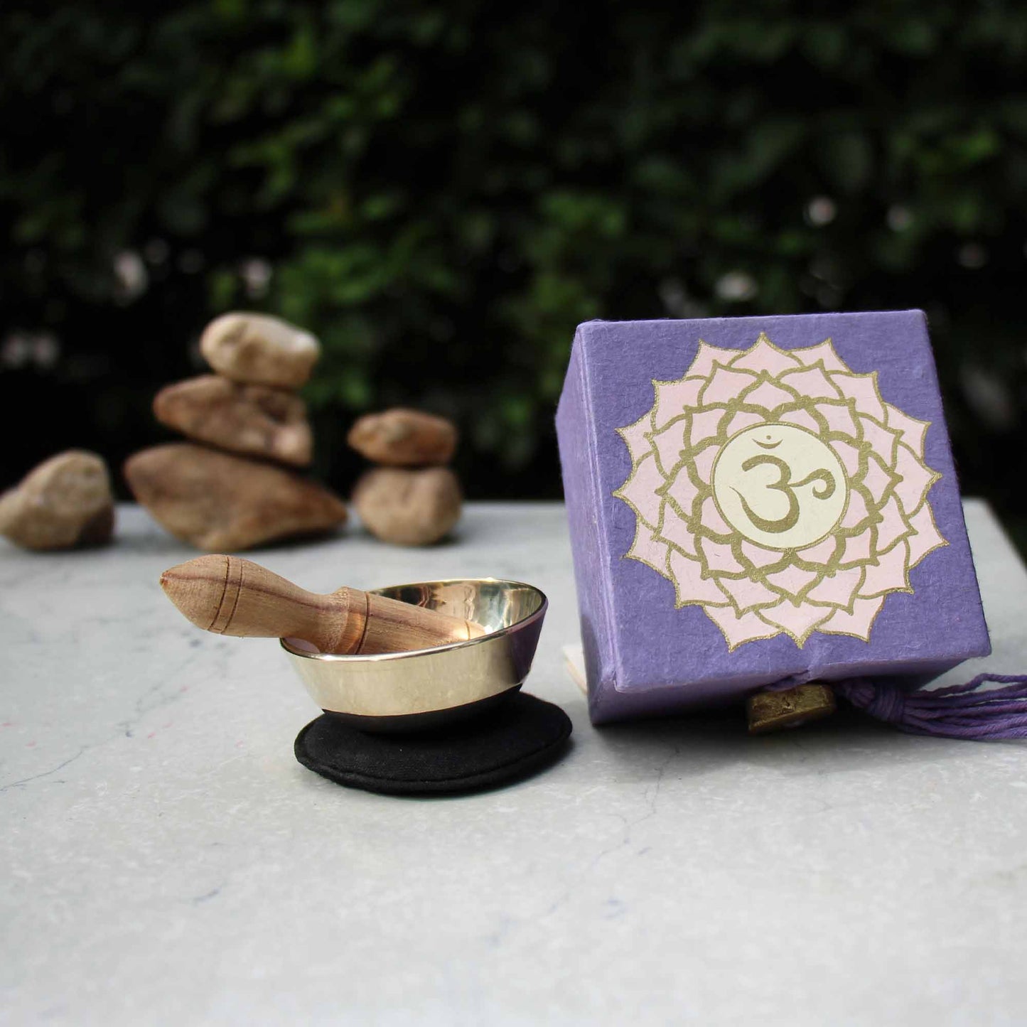 Mini Caja de Cuenco de Meditación: Chakra Corona de 2" - DZI (Meditación)
